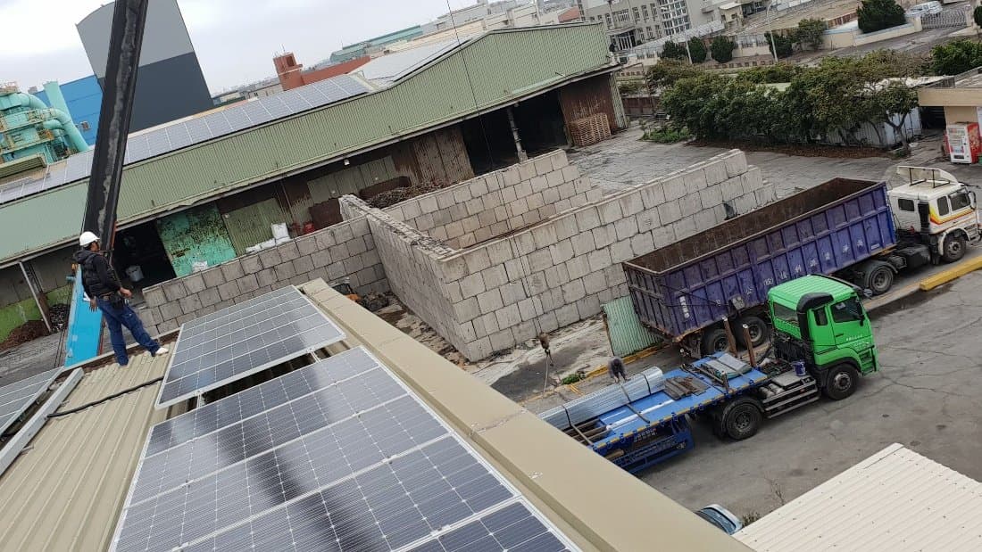 太陽能板現場安裝